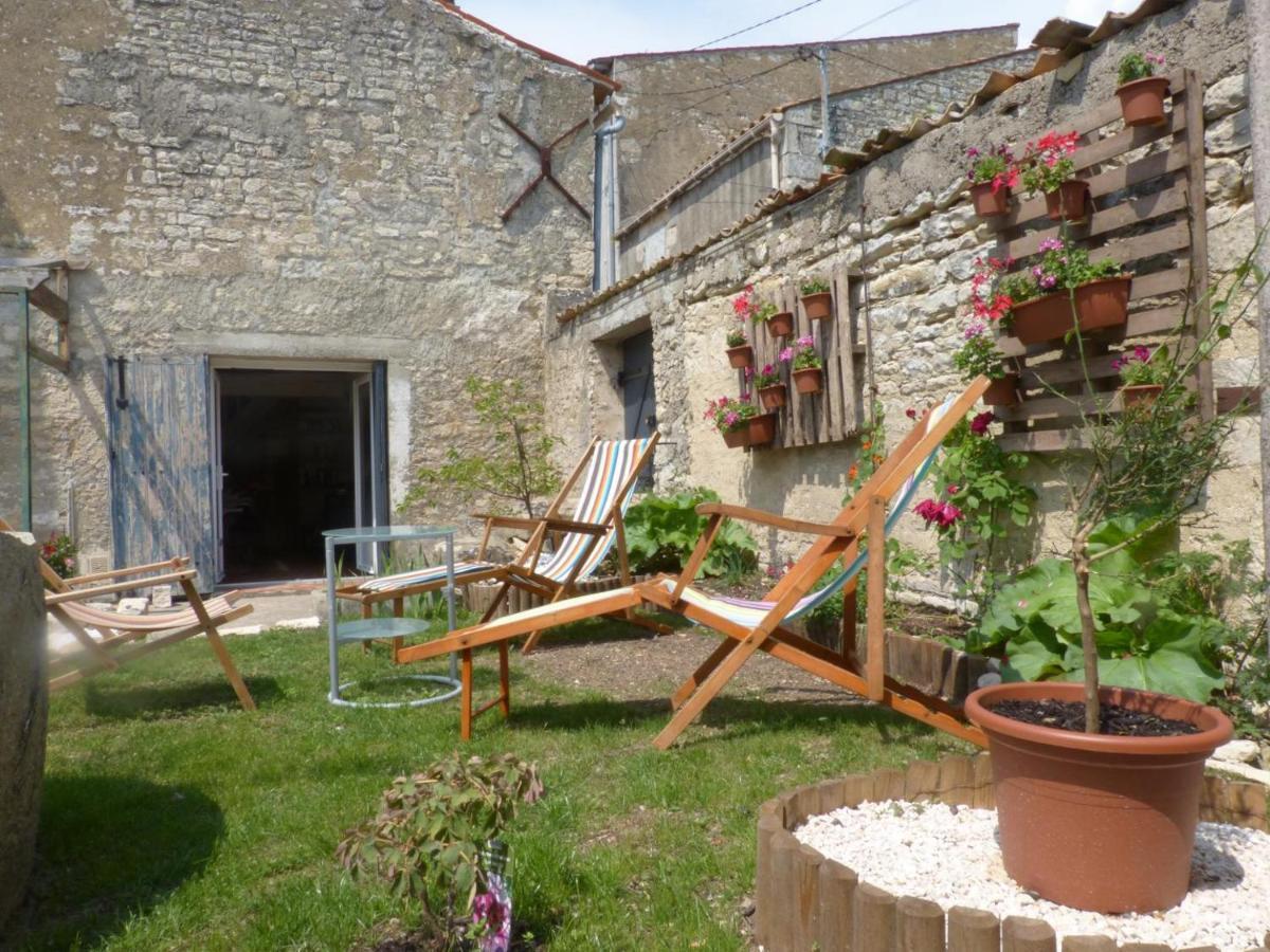 Chez Lorette Mauze-sur-le-Mignon Экстерьер фото